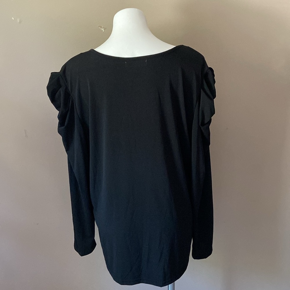 Stem & Vine Black Faux Pearl Studded Mutton Long Sleeved Plus Size 3X Blouse - Picture 3 of 8